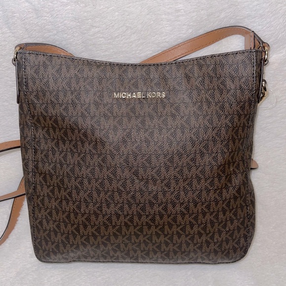 MICHAEL KORS JET SET TRAVEL BROWN
LG MESSENGER-New with Tags - Picture 1 of 13